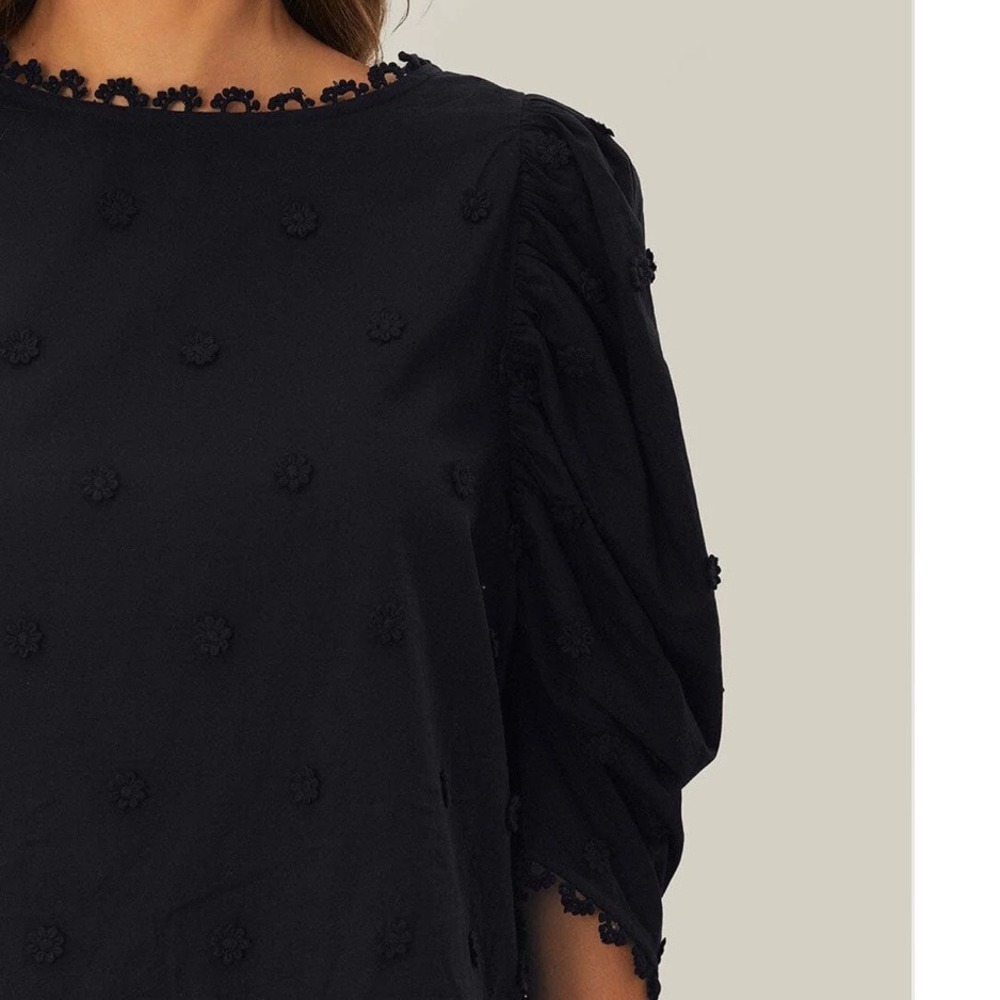 Farm Rio 3D Flower Blouse Black Medium New With Tags - Picture 2 of 7